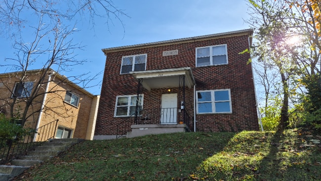 Building Photo - 152 Santa Clara Ave