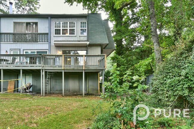 Building Photo - 301 Harbor Heights Dr