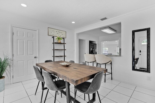 Building Photo - 6445 SW 22nd Ct