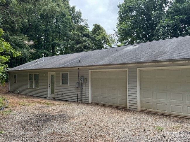 Building Photo - 169 Butterfield Cir