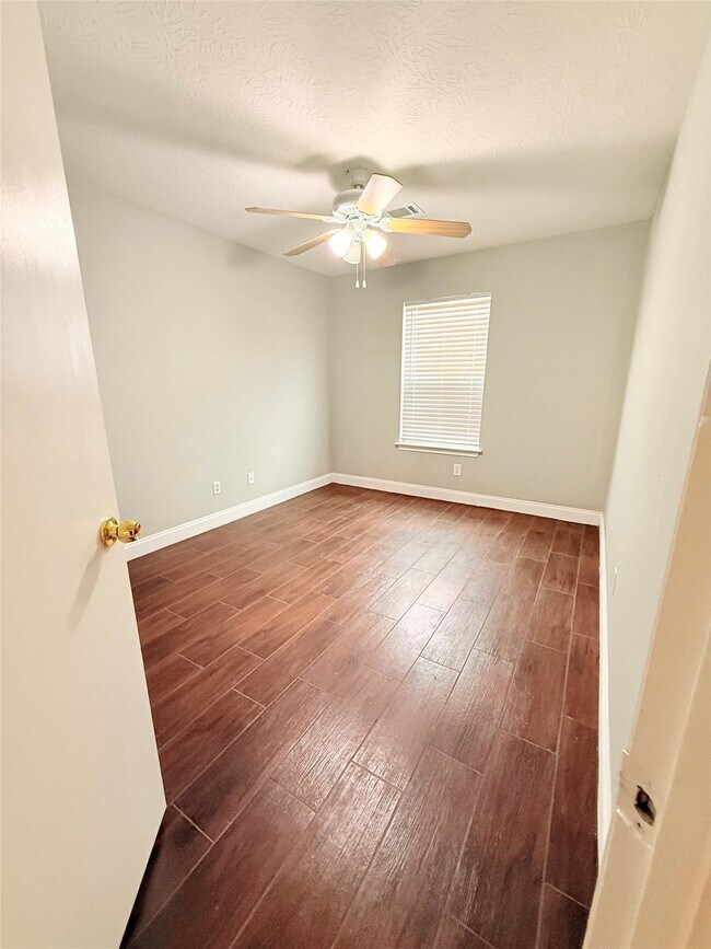 Foto del edificio - 320 Willowick St