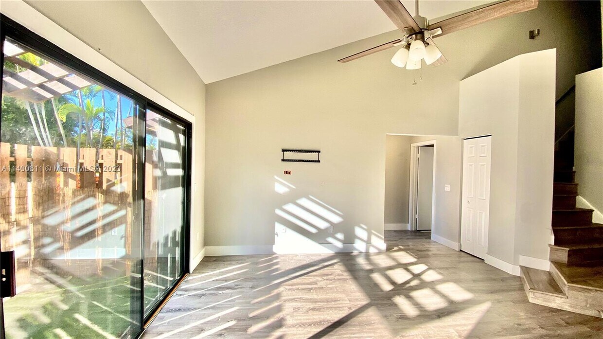 4256 S Pine Island Rd, Davie, FL 33328 Townhome Rentals in Davie FL