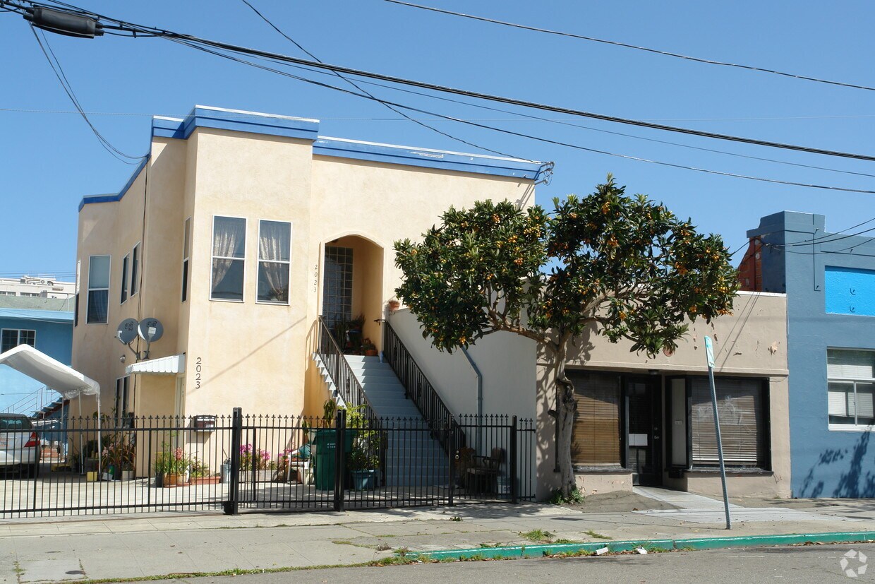 Foto principal - 2023-2025 Blake St