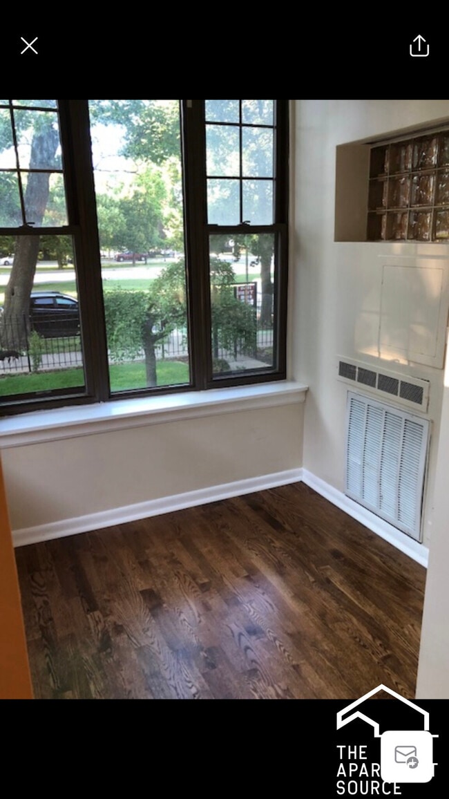 Building Photo - 2541 W Logan Blvd