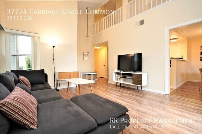 Building Photo - 37724 Carriage Circle Common