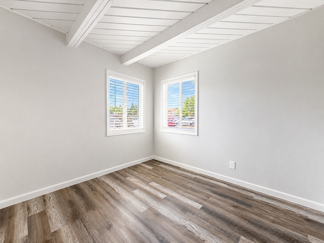Building Photo - 610 Denslowe Dr