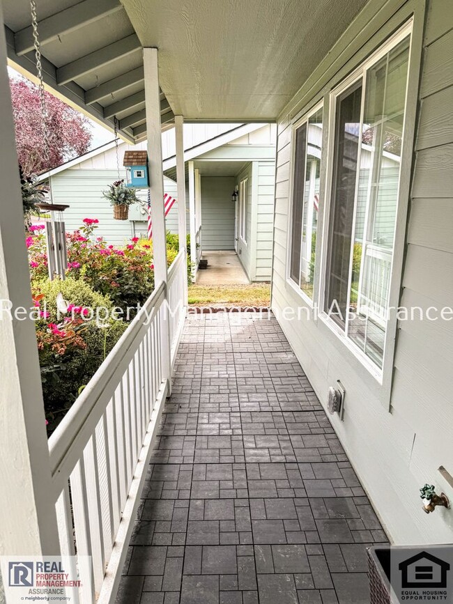 Building Photo - 2383 SE 61st Ln