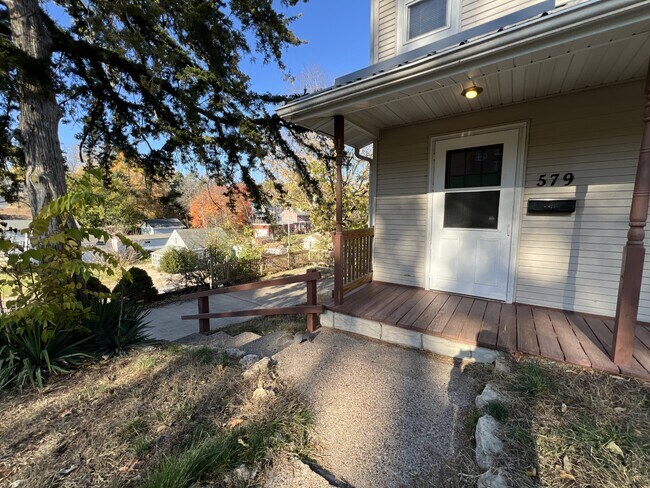 Foto del edificio - 579 W 16th St