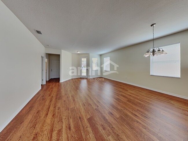 Building Photo - 19554 Timberbluff Dr