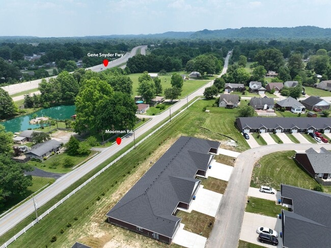 Building Photo - Lovely Updated Townhome for rent!