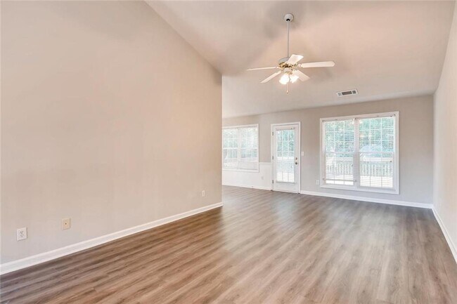 Foto del edificio - 4640 Admiral Ridge Way SW