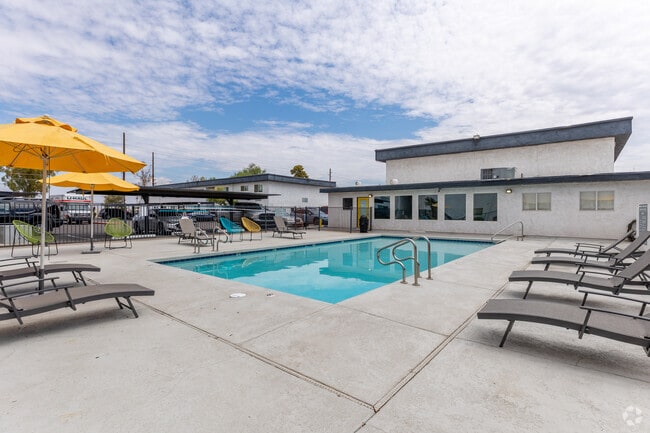 Pool - Luna Bear 454 West Brown Apartments