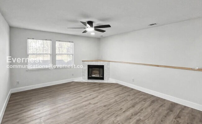 Foto del edificio - 3 Bed/2.5 Bath Home with Garage / Pet-Friendly / Vouchers Accepted / Available Now!