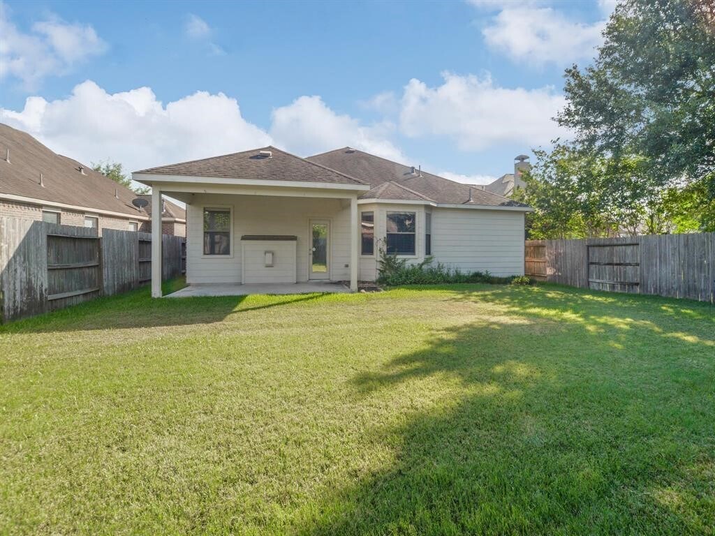 Foto del edificio - 5511 Wild Milberry Dr