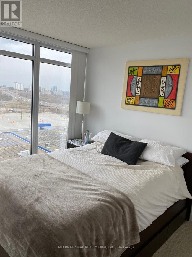 Building Photo - 121 McMahon Dr