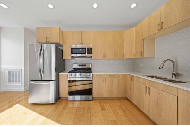 Foto del edificio - 2811 W Jackson Blvd