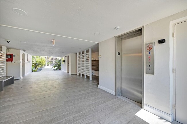 Building Photo - 7483 SW 82nd St