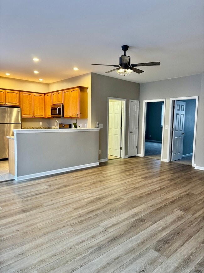 Building Photo - 235 N Sacramento St