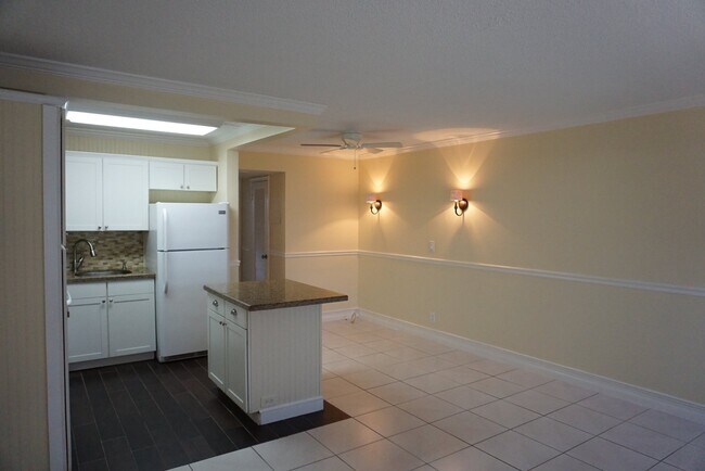 Building Photo - 34 Andover B