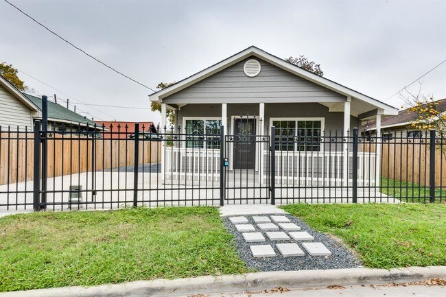 Building Photo - 4205 Bering St