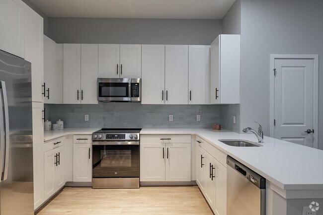 1BR, 1BA w/Den - 852SF - Kitchen - The Landings at Riverwalk