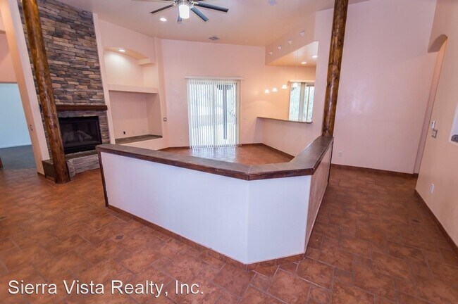Building Photo - 4 br, 3 bath House - 3791 E Hazen Rd