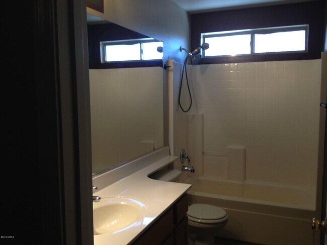 Foto del edificio - 14861 W Ventura St