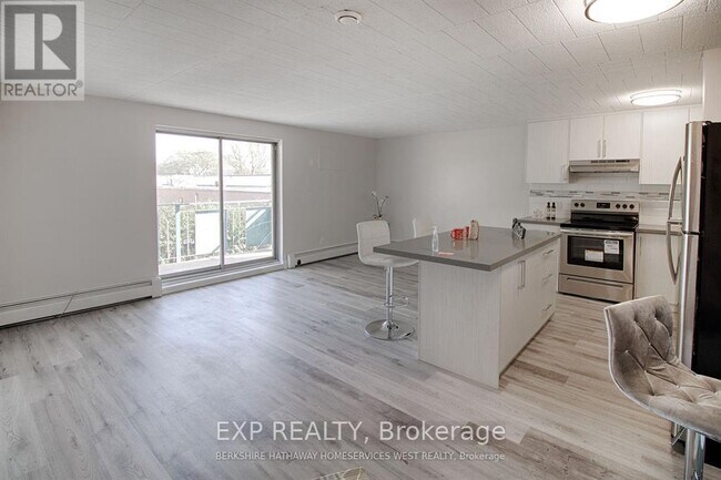 Photo du bâtiment - 6287-6287 O'Neil St