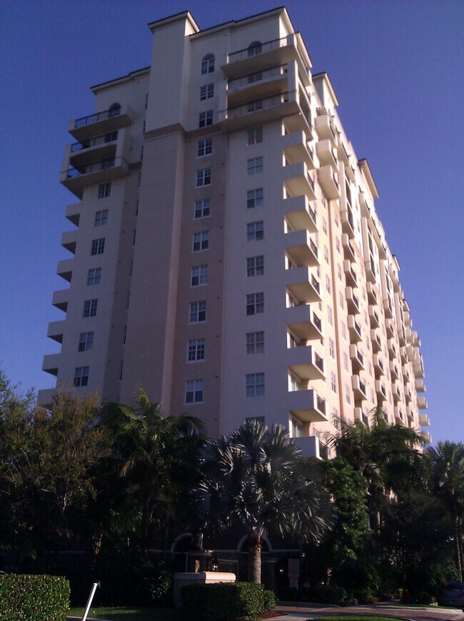 Foto del edificio - 616 Clearwater Park Rd