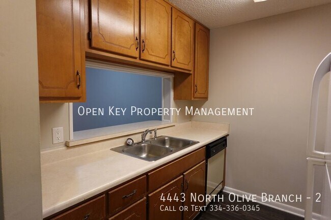 Foto del edificio - 4443 Dorothy Dr