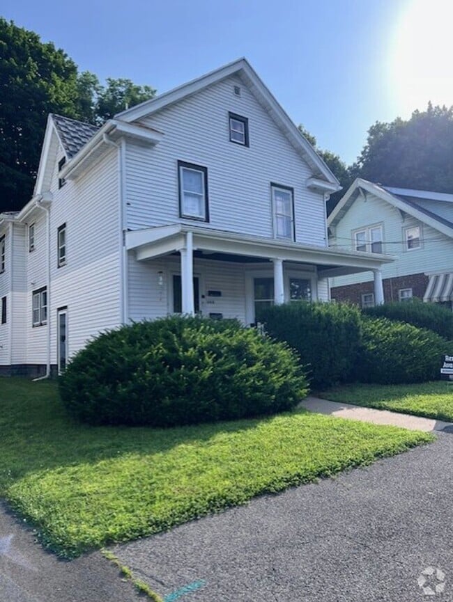 Building Photo - 302 Hasbrouck Ave