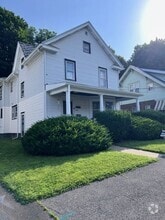 Building Photo - 302 Hasbrouck Ave