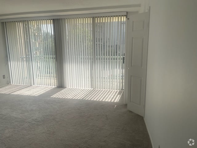 Building Photo - 501 Slaters Ln