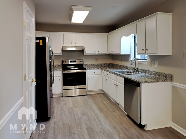 Foto del edificio - 4020 Hudson Dr