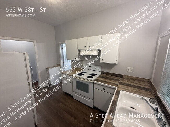 Building Photo - 553 W 28th St