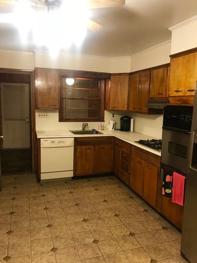 Foto del edificio - 82 Lenox Ave