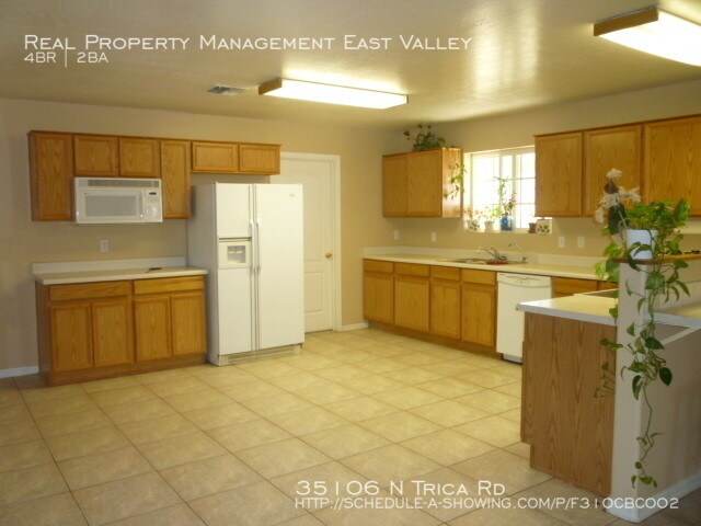Building Photo - 35106 N Trica Rd