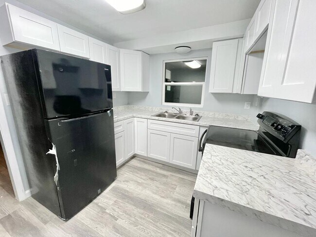 Foto del edificio - 104 W Stuart Ave