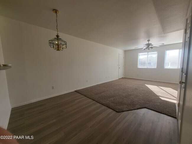 Foto del edificio - 8127 E Rosalie Rd