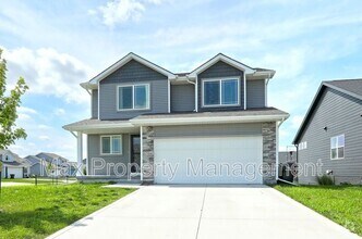 Building Photo - 1255 NW Pne Blf Cir