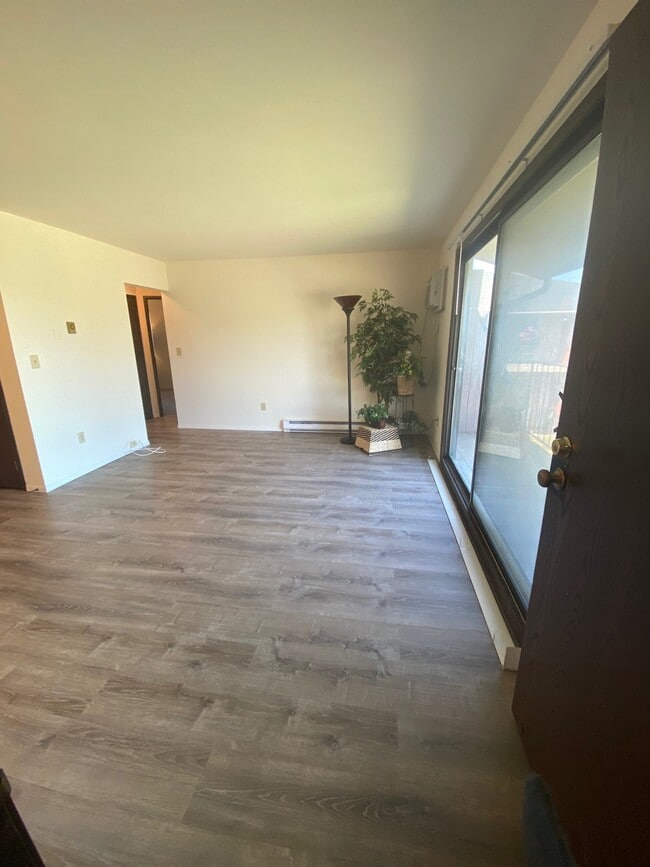 Building Photo - 1712 S 115 Ct