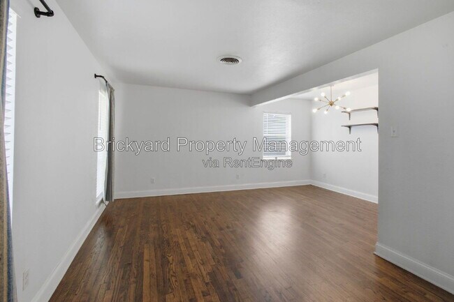 Foto del edificio - 4126 Justice Ln