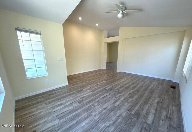 Foto del edificio - 5380 Twin Creeks Dr