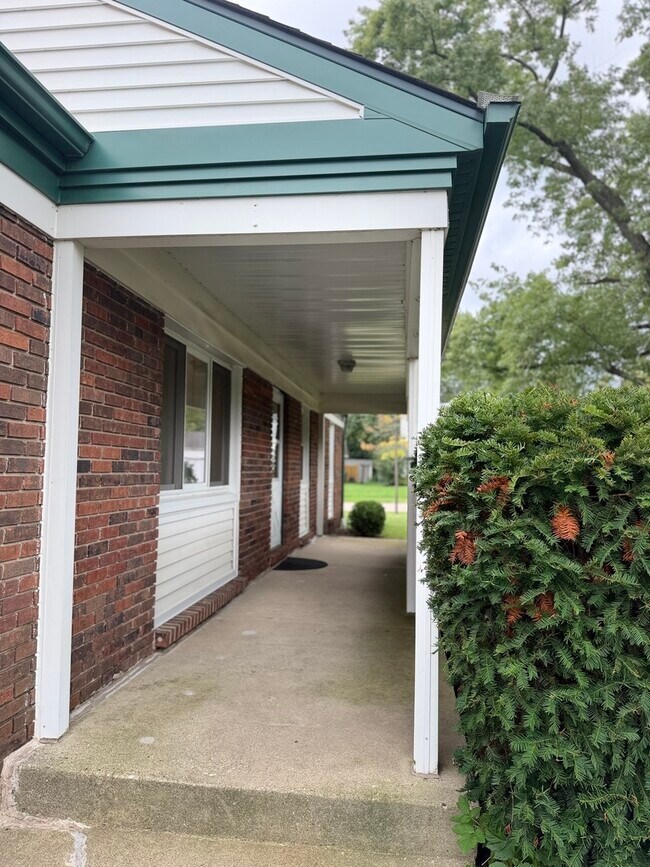Foto del edificio - 930 Dorncliff Ln