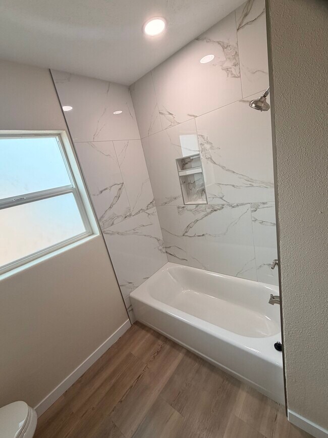 Foto del edificio - 2801 Texas St NE