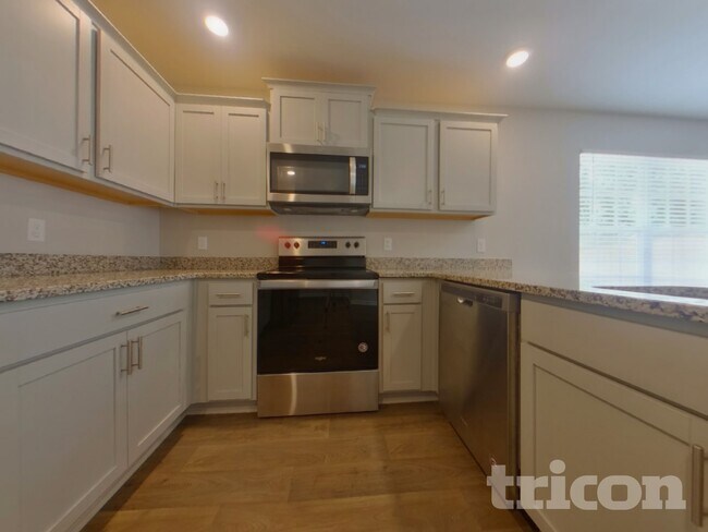 Building Photo - 122 Denali Cir