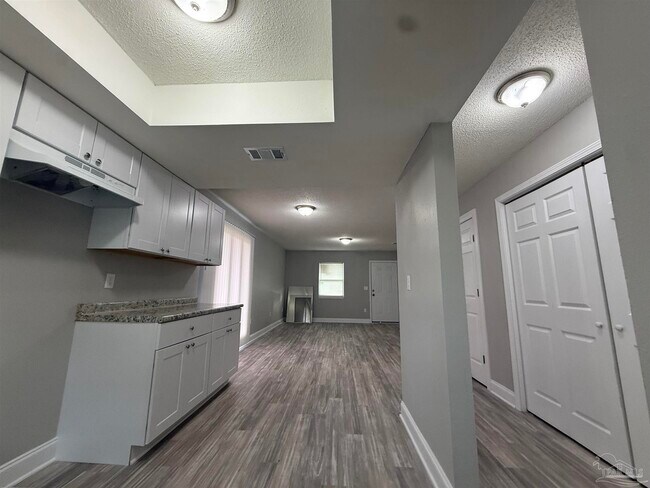 Foto del edificio - 1425 Toni St