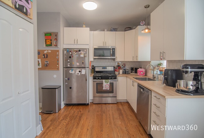 Foto del edificio - 4543 N Albany Ave