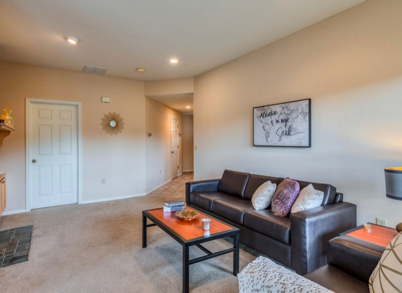 Foto principal - 1333 S Fenbrook Ln