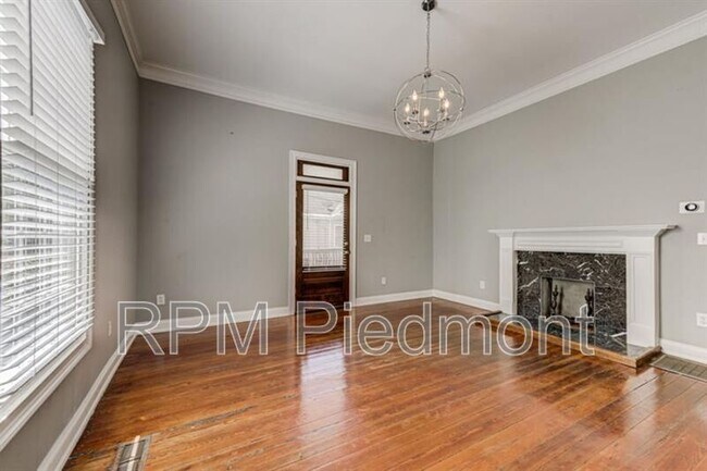 Building Photo - 737 Woodson St SE